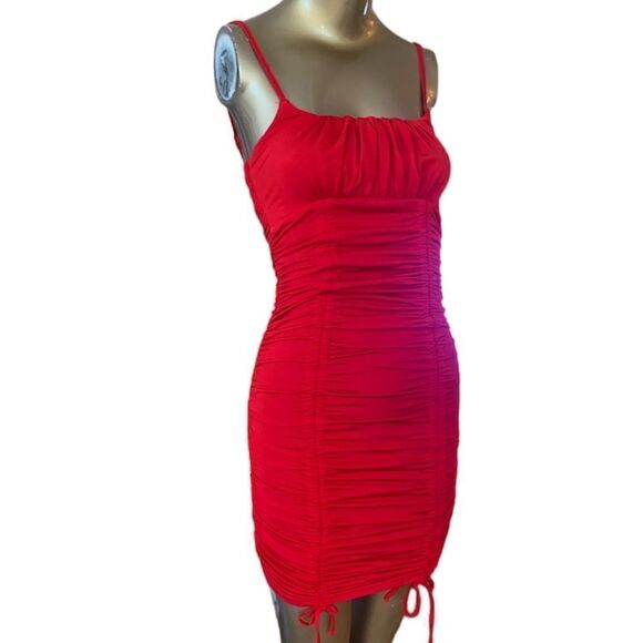 Red bodycon dress, adjustable straps, zip back, adj rouching, and gathering - Picture 10 of 10